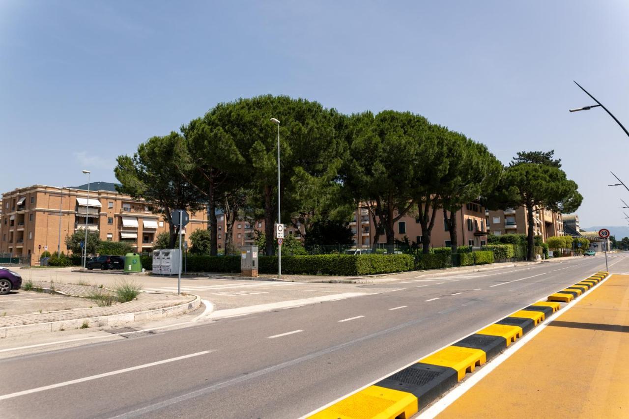 Modern House With Courtyard And Parking - Assisi Villa Santa Maria Degli Angeli  Exterior photo